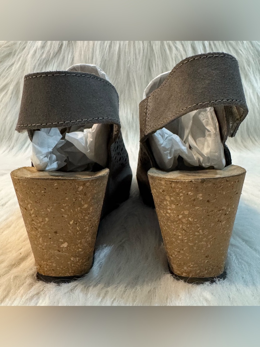 Bio-Gold Women’s Platform Wedge Sandals Perforated Suede Cork Gray Size 8 EUC - Picture 6 of 10